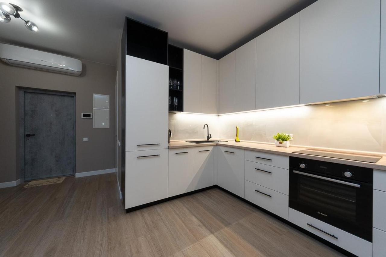 New Modern Apartments. Metro Minskaya 키예프 외부 사진